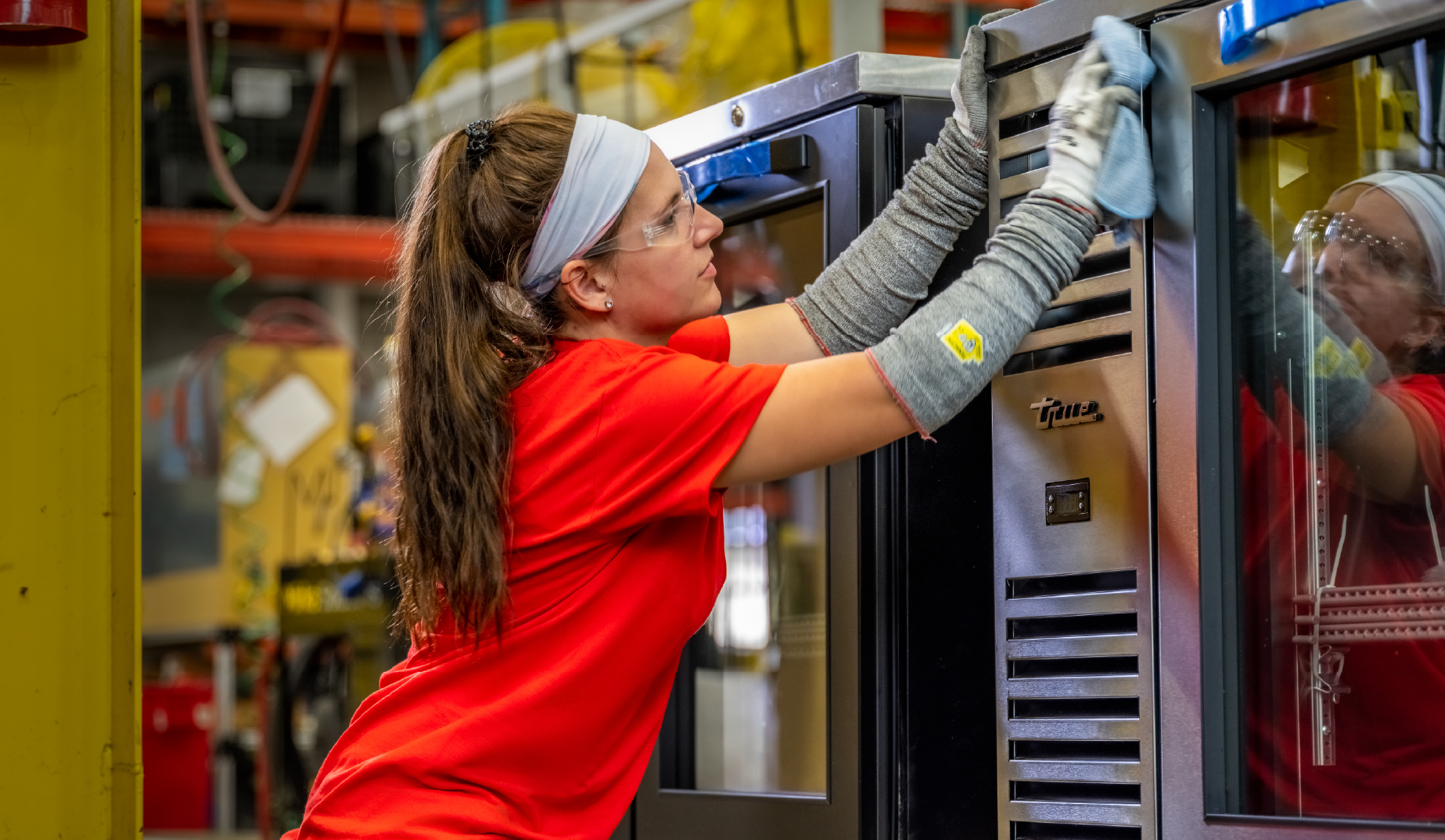 True Manufacturing worker - Factory